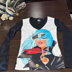 Custo Barcelona Graphic V-Neck Long Sleeve Top - Black, White, Blue, Red